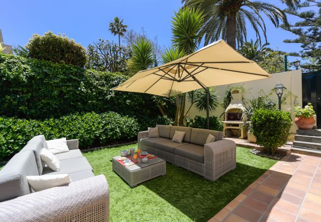  на Santa Brígida - House with cozy garden BBQ and free parking 