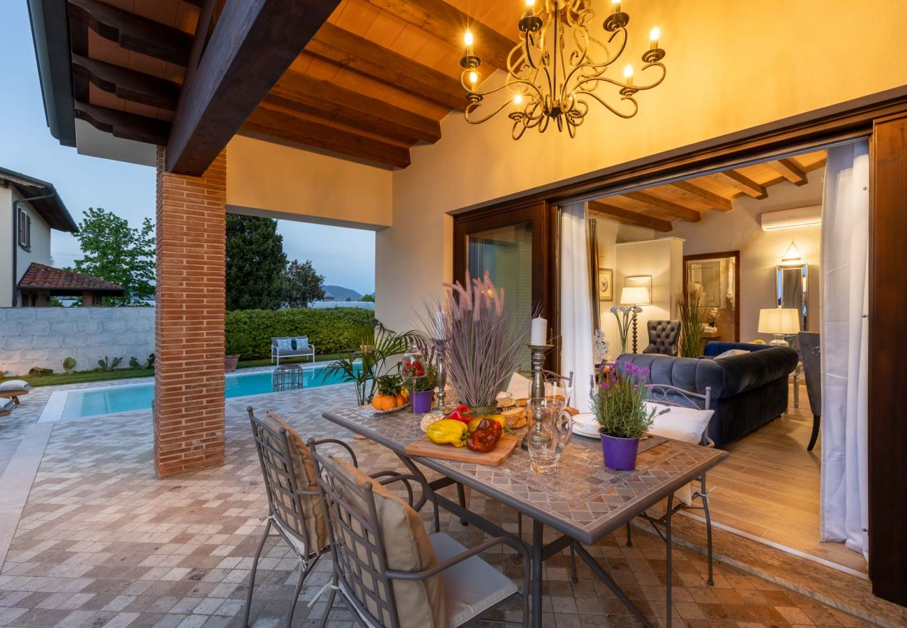 Вилла на Viareggio - The Luxury Beach Villa with shared Swimming Pool, between Viareggio and Torre del Lago Puccini Вилла на Viareggio - The Luxury Beach Villa with shared Swimming Pool, between Viareggio and Torre del Lago Puccini