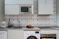 Апартаменты на Валенсия город / Valencia - Port Suite VI | 6 Viajeros | AC & WiFi | 15 min Ciudad Artes