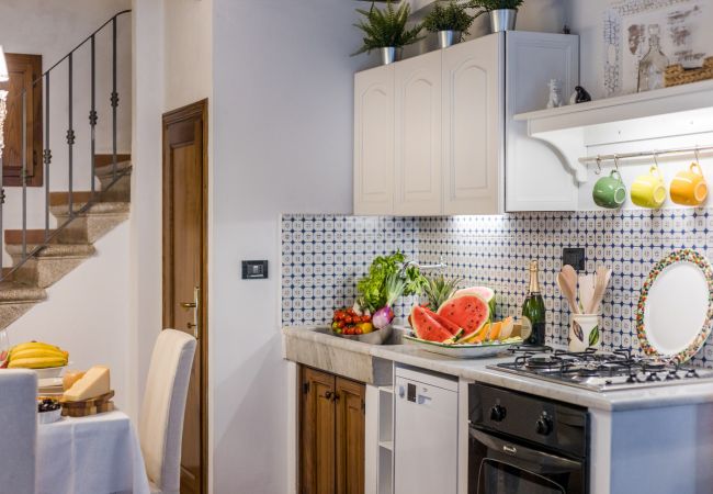 Вилла на Vorno - RIO DELLE FATE, a Fairytale Home along the Stream in Vorno, Lucca Вилла на Vorno - RIO DELLE FATE, a Fairytale Home along the Stream in Vorno, Lucca