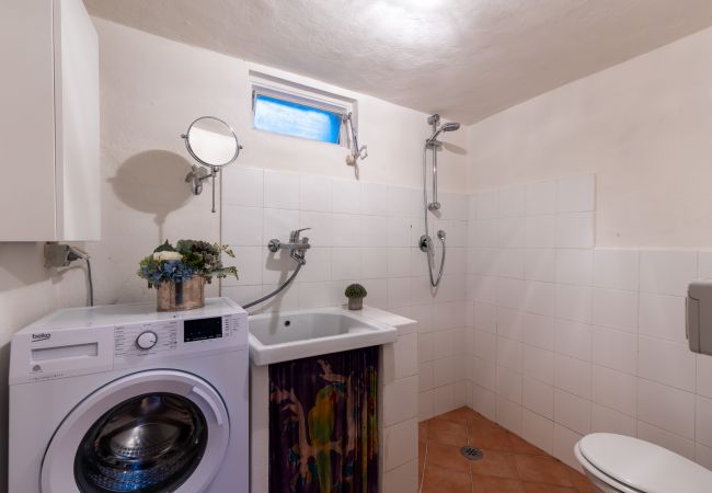 Вилла на Vorno - RIO DELLE FATE, a Fairytale Home along the Stream in Vorno, Lucca Вилла на Vorno - RIO DELLE FATE, a Fairytale Home along the Stream in Vorno, Lucca