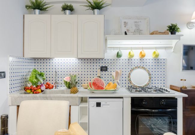 Вилла на Vorno - RIO DELLE FATE, a Fairytale Home along the Stream in Vorno, Lucca Вилла на Vorno - RIO DELLE FATE, a Fairytale Home along the Stream in Vorno, Lucca