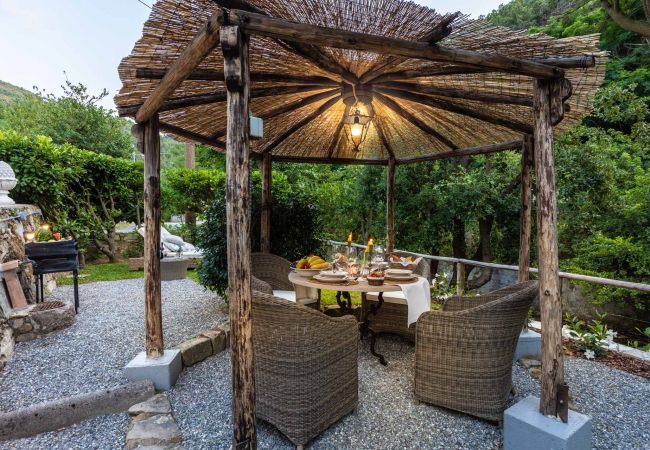 Вилла на Vorno - RIO DELLE FATE, a Fairytale Home along the Stream in Vorno, Lucca Вилла на Vorno - RIO DELLE FATE, a Fairytale Home along the Stream in Vorno, Lucca