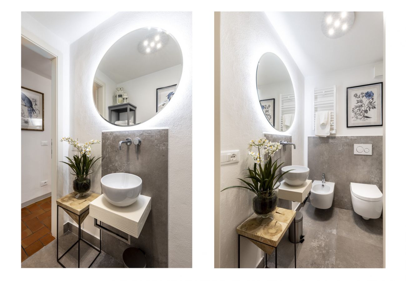 Апартаменты на Lucca - A Million Dollar's View: the Lucca Colosseum. Luxury 1 bedroom 1 Bathroom Apartment Апартаменты на Lucca - A Million Dollar's View: the Lucca Colosseum. Luxury 1 bedroom 1 Bathroom Apartment