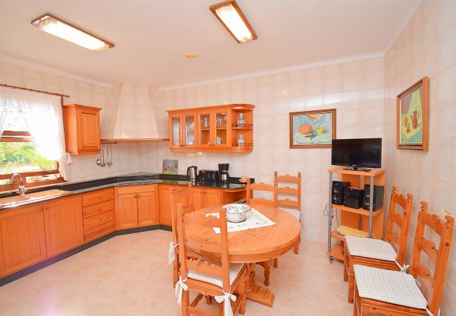 Особняк на Campanet - Can Nina 198 tradicional finca con piscina privada, terraza, barbacoa y WiFi Особняк на Campanet - Can Nina 198 tradicional finca con piscina privada, terraza, barbacoa y WiFi