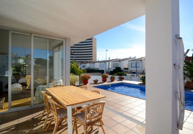 Вилла на L'Escala - VILLA PONENT Вилла на L'Escala - VILLA PONENT