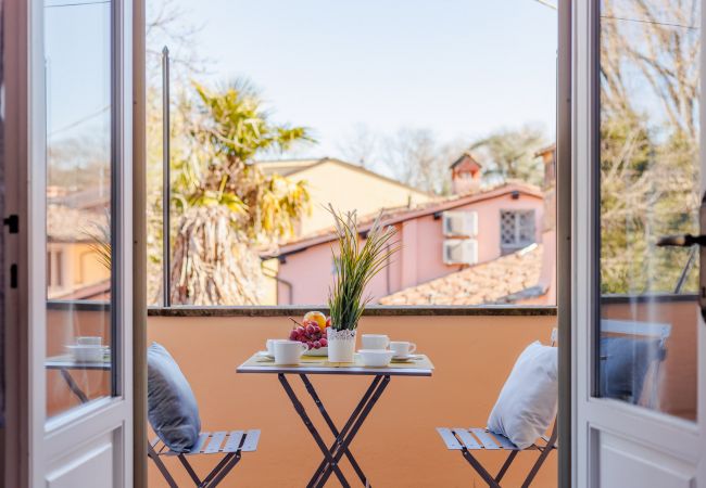 Апартаменты на Lucca - Simple Convenient 3 bedrooms apartment + parking Апартаменты на Lucca - Simple Convenient 3 bedrooms apartment + parking