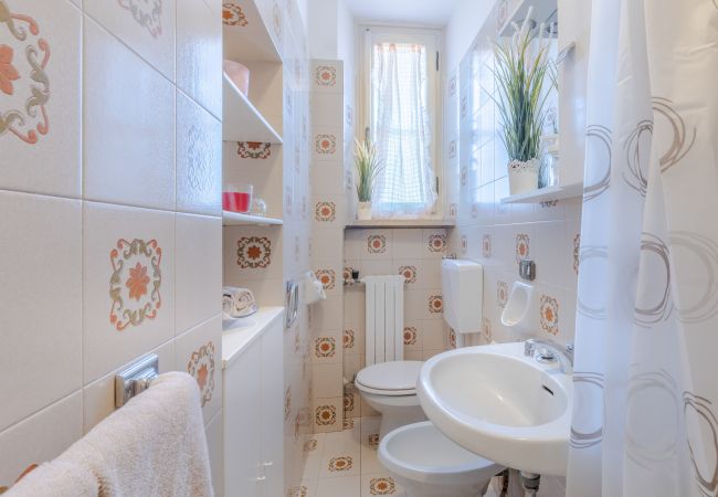 Апартаменты на Lucca - Simple Convenient 3 bedrooms apartment + parking Апартаменты на Lucca - Simple Convenient 3 bedrooms apartment + parking