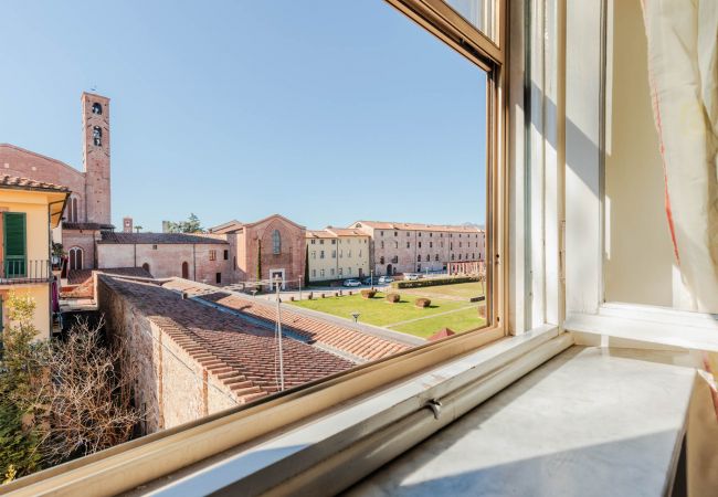 Апартаменты на Lucca - Simple Convenient 3 bedrooms apartment + parking Апартаменты на Lucca - Simple Convenient 3 bedrooms apartment + parking