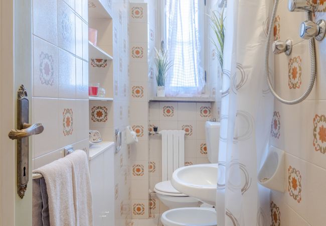 Апартаменты на Lucca - Simple Convenient 3 bedrooms apartment + parking Апартаменты на Lucca - Simple Convenient 3 bedrooms apartment + parking