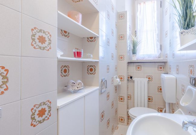 Апартаменты на Lucca - Simple Convenient 3 bedrooms apartment + parking Апартаменты на Lucca - Simple Convenient 3 bedrooms apartment + parking