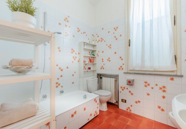 Апартаменты на Lucca - Simple Convenient 3 bedrooms apartment + parking Апартаменты на Lucca - Simple Convenient 3 bedrooms apartment + parking