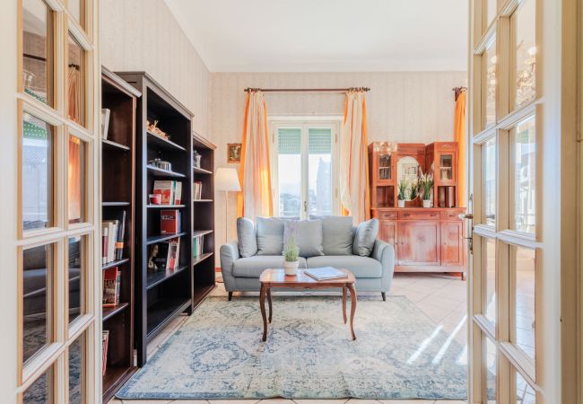 Апартаменты на Lucca - Simple Convenient 3 bedrooms apartment + parking Апартаменты на Lucca - Simple Convenient 3 bedrooms apartment + parking