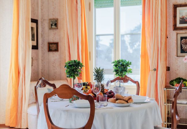 Апартаменты на Lucca - Simple Convenient 3 bedrooms apartment + parking Апартаменты на Lucca - Simple Convenient 3 bedrooms apartment + parking