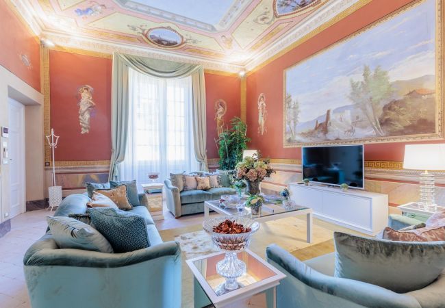 Апартаменты на Lucca - Grand 3 bedrooms Apartment with elevator inside the walls of Lucca Апартаменты на Lucca - Grand 3 bedrooms Apartment with elevator inside the walls of Lucca
