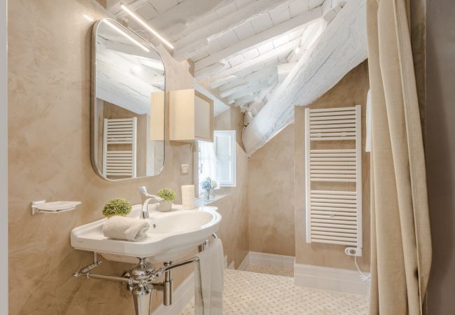 Апартаменты на Lucca - Grand 3 bedrooms Apartment with elevator inside the walls of Lucca Апартаменты на Lucca - Grand 3 bedrooms Apartment with elevator inside the walls of Lucca