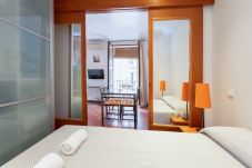 Апартаменты на Барселона / Barcelona - TURO PARK, прекрасная квартира с балконом