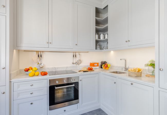 Апартаменты на Lucca - Contemporary 4 bedrooms 4 bathrooms Apartment Апартаменты на Lucca - Contemporary 4 bedrooms 4 bathrooms Apartment