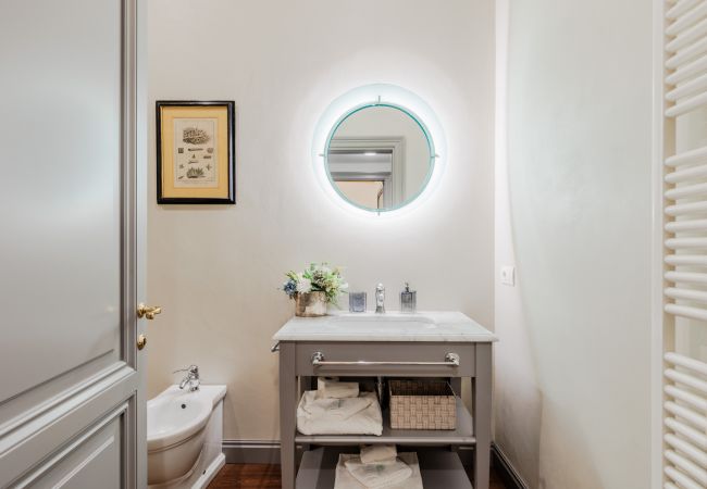 Апартаменты на Lucca - Contemporary 4 bedrooms 4 bathrooms Apartment Апартаменты на Lucca - Contemporary 4 bedrooms 4 bathrooms Apartment