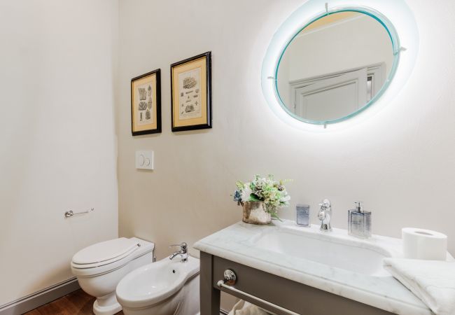 Апартаменты на Lucca - Contemporary 4 bedrooms 4 bathrooms Apartment Апартаменты на Lucca - Contemporary 4 bedrooms 4 bathrooms Apartment