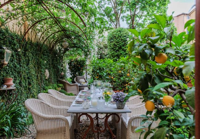 Апартаменты на Lucca - Luxury Apartment with Private Garden inside Lucca Апартаменты на Lucca - Luxury Apartment with Private Garden inside Lucca