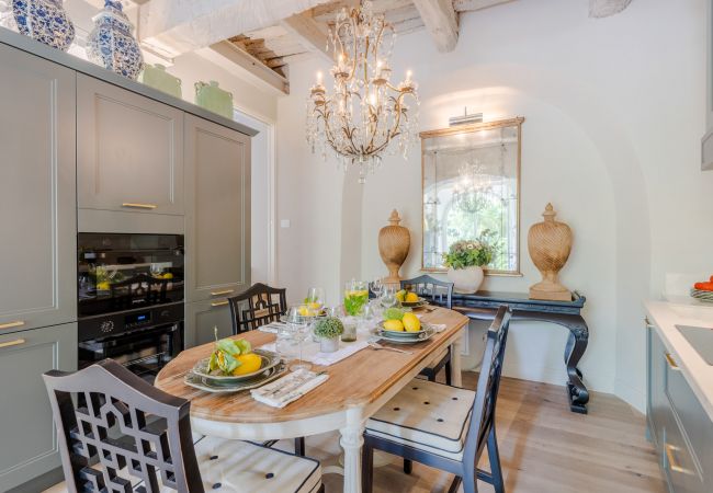 Апартаменты на Lucca - Luxury Apartment with Private Garden inside Lucca Апартаменты на Lucca - Luxury Apartment with Private Garden inside Lucca