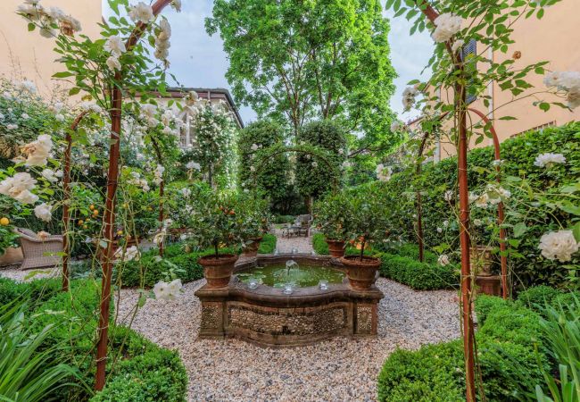 Апартаменты на Lucca - Luxury Apartment with Private Garden inside Lucca Апартаменты на Lucca - Luxury Apartment with Private Garden inside Lucca