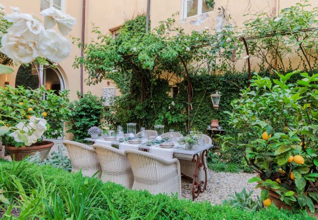 Апартаменты на Lucca - Luxury Apartment with Private Garden inside Lucca Апартаменты на Lucca - Luxury Apartment with Private Garden inside Lucca