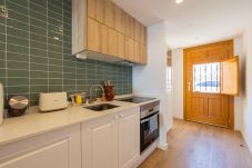 Апартаменты на Валенсия город / Valencia - Traditional Valencian House with Shared Terrace I