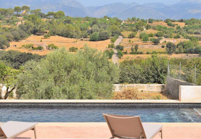 на Llubi - Casa Bernadi 259 fantástica casa con piscina privada, impresionantes vistas, barbacoa y WiFI
