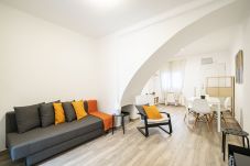 Шале на Мадрид город / Madrid - Chalet Ciudad Lineal 3HH M (MIS57)