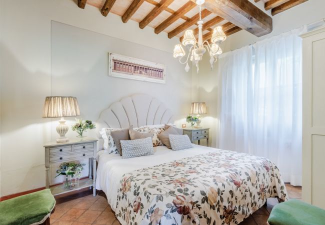 Вилла на Monte San quirico - 3 Bedrooms Farmhouse with Shared Pool in the Fattoria Sardi Wine Resort in Lucca Вилла на Monte San quirico - 3 Bedrooms Farmhouse with Shared Pool in the Fattoria Sardi Wine Resort in Lucca