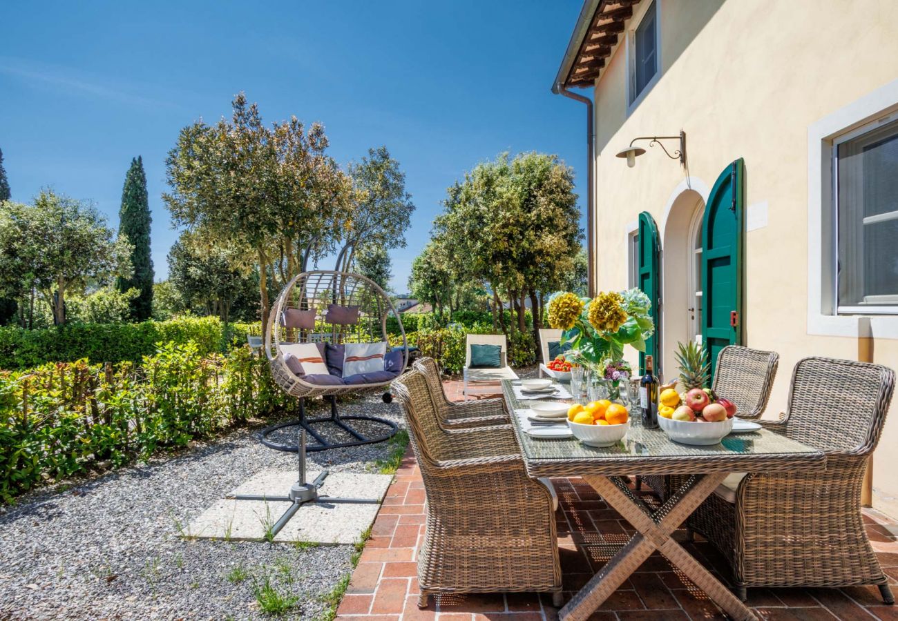 Апартаменты на Monte San quirico - Elisa Farmhouse Apartment in Wine Resort in Lucca Апартаменты на Monte San quirico - Elisa Farmhouse Apartment in Wine Resort in Lucca
