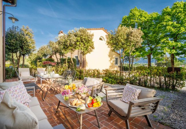 Апартаменты на Monte San quirico - Jacopo Farmhouse Apartment in Wine Resort in Lucca Апартаменты на Monte San quirico - Jacopo Farmhouse Apartment in Wine Resort in Lucca
