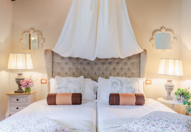 Апартаменты на Monte San quirico - Maria Farmhouse Apartment in Wine Resort in Lucca Апартаменты на Monte San quirico - Maria Farmhouse Apartment in Wine Resort in Lucca