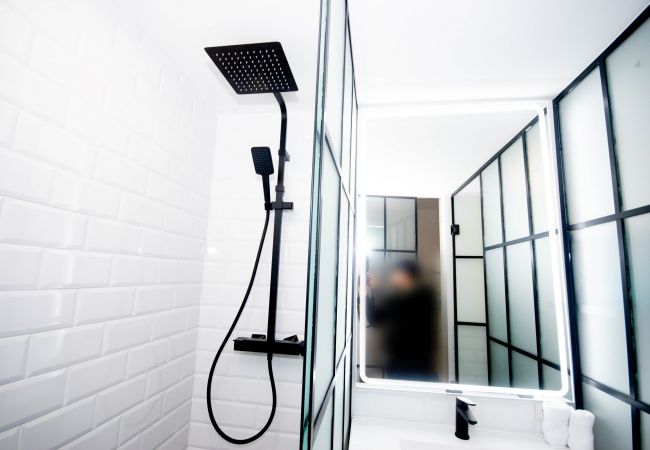 Апартаменты на Madrid - Apartamento con Encanto en Malasaña Temporal Апартаменты на Madrid - Apartamento con Encanto en Malasaña Temporal