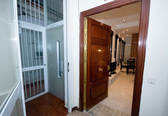 Апартаменты на Madrid - Apartamento con Encanto en Malasaña Temporal Апартаменты на Madrid - Apartamento con Encanto en Malasaña Temporal