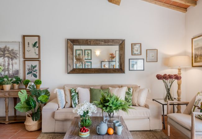 Апартаменты на San Gennaro - Casa Pinocchio, a Luxury Country Apartment with Pool in Lucca Апартаменты на San Gennaro - Casa Pinocchio, a Luxury Country Apartment with Pool in Lucca