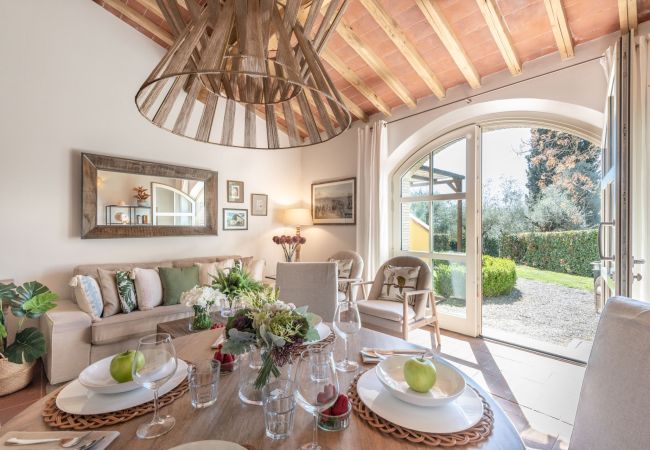 Апартаменты на San Gennaro - Casa Pinocchio, a Luxury Country Apartment with Pool in Lucca Апартаменты на San Gennaro - Casa Pinocchio, a Luxury Country Apartment with Pool in Lucca