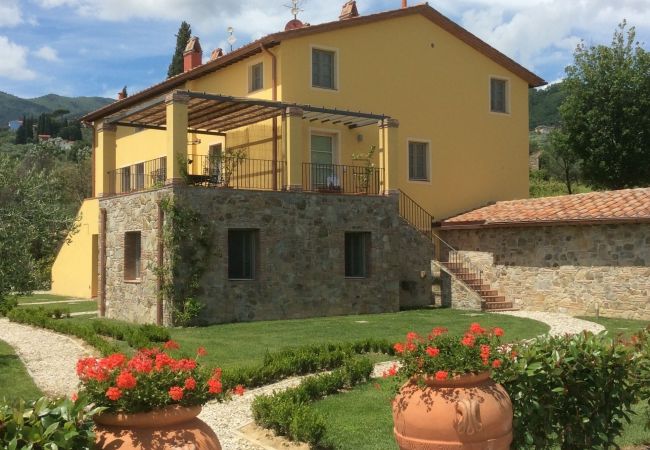 Апартаменты на San Gennaro - Casa Lucchese, a farmhouse apartment with pool on the hills of Lucca Апартаменты на San Gennaro - Casa Lucchese, a farmhouse apartment with pool on the hills of Lucca