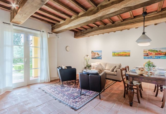 Апартаменты на San Gennaro - Casa Lucchese, a farmhouse apartment with pool on the hills of Lucca Апартаменты на San Gennaro - Casa Lucchese, a farmhouse apartment with pool on the hills of Lucca