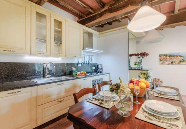 Апартаменты на San Gennaro - Casa Lucchese, a farmhouse apartment with pool on the hills of Lucca Апартаменты на San Gennaro - Casa Lucchese, a farmhouse apartment with pool on the hills of Lucca