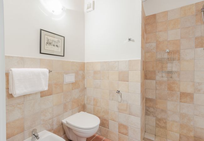 Апартаменты на San Gennaro - Casa Lucchese, a farmhouse apartment with pool on the hills of Lucca Апартаменты на San Gennaro - Casa Lucchese, a farmhouse apartment with pool on the hills of Lucca