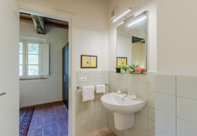 Апартаменты на San Gennaro - Casa Lucchese, a farmhouse apartment with pool on the hills of Lucca Апартаменты на San Gennaro - Casa Lucchese, a farmhouse apartment with pool on the hills of Lucca