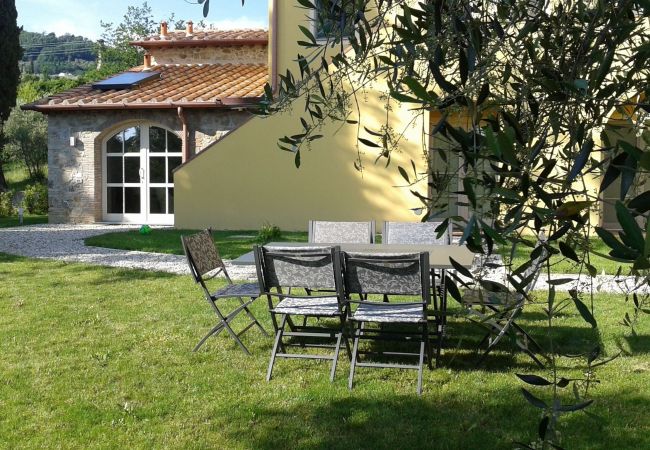 Апартаменты на San Gennaro - Casa Santo, a sweet country apartment with pool on the hills of Lucca  Апартаменты на San Gennaro - Casa Santo, a sweet country apartment with pool on the hills of Lucca