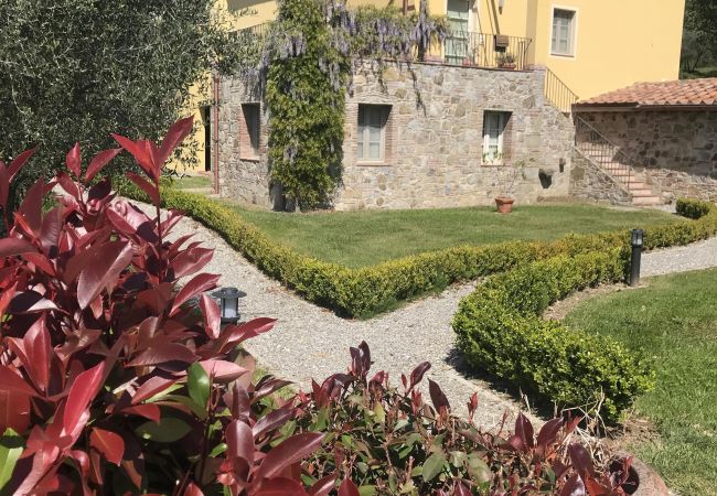 Апартаменты на San Gennaro - Casa Santo, a sweet country apartment with pool on the hills of Lucca  Апартаменты на San Gennaro - Casa Santo, a sweet country apartment with pool on the hills of Lucca