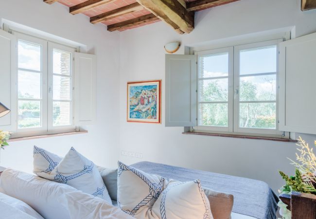 Апартаменты на San Gennaro - Casa Santo, a sweet country apartment with pool on the hills of Lucca  Апартаменты на San Gennaro - Casa Santo, a sweet country apartment with pool on the hills of Lucca