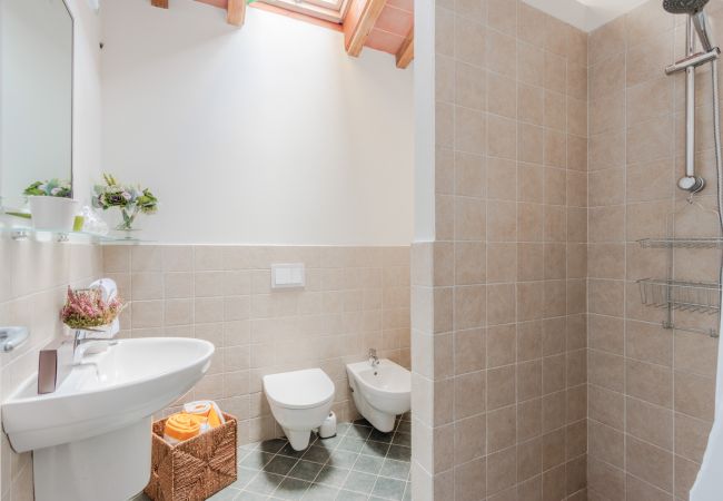 Апартаменты на San Gennaro - Casa Santo, a sweet country apartment with pool on the hills of Lucca  Апартаменты на San Gennaro - Casa Santo, a sweet country apartment with pool on the hills of Lucca