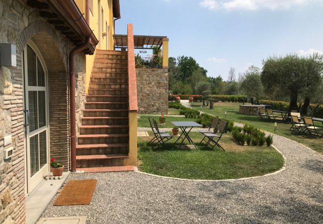 Апартаменты на San Gennaro - Casa Gennaro a 3 bedrooms farmhouse apartment with pool in Lucca Апартаменты на San Gennaro - Casa Gennaro a 3 bedrooms farmhouse apartment with pool in Lucca