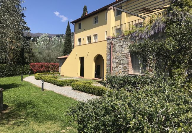 Апартаменты на San Gennaro - Casa Gennaro a 3 bedrooms farmhouse apartment with pool in Lucca Апартаменты на San Gennaro - Casa Gennaro a 3 bedrooms farmhouse apartment with pool in Lucca